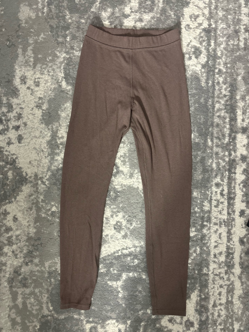 Alo Yoga Ribbed Stretch Leggings in Brown/Taupe